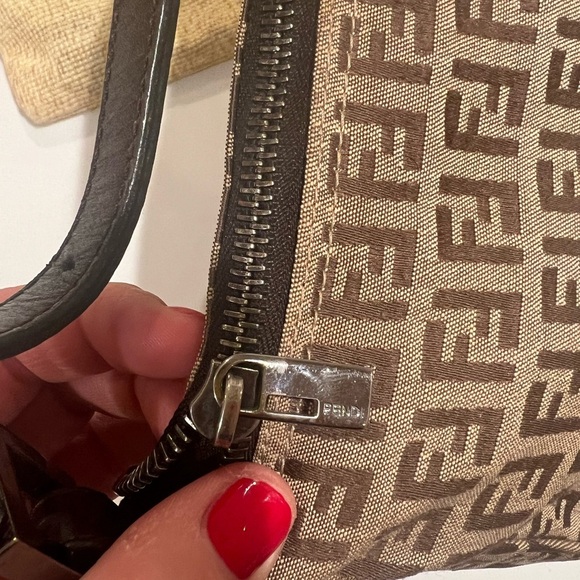 Adorable vintage mini Fendi Zucca Zucchino bag - Picture 11 of 17